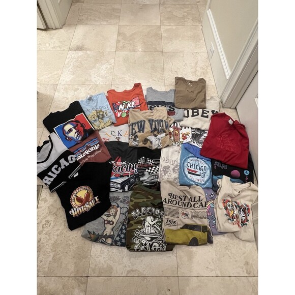 LOT OF  VINTAGE T-shirt Graphic Car Sports Moto Racing Disney 90s Y2K Bundle 26 - Picture 1 of 16